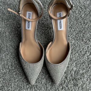 Steve Madden Silver Women's Rhinestone Pumps size 7